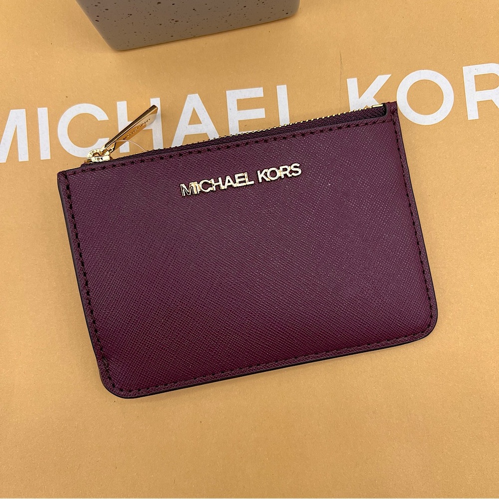Michael Kors Small TZ Coinpouch w/ID
Leather